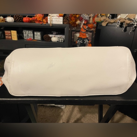 Kendall + Kylie Tote! - Picture 4 of 4